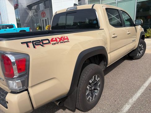 Used 2020 Toyota Tacoma TRD Off-Road w/ TRD Premium Off Road Package AWD/4WD image 6