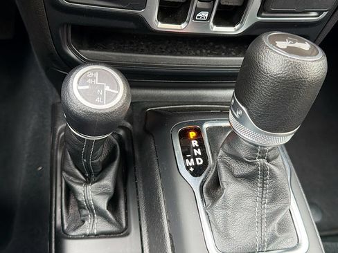 Used 2024 Jeep Wrangler Unlimited Sport AWD/4WD image 29