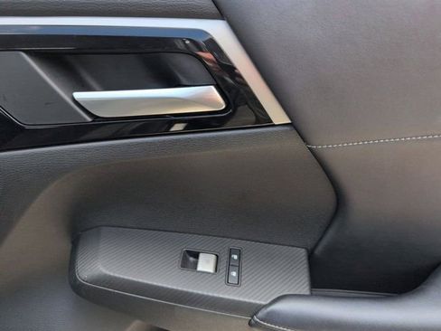 Used 2025 Mitsubishi Outlander SE FWD image 34