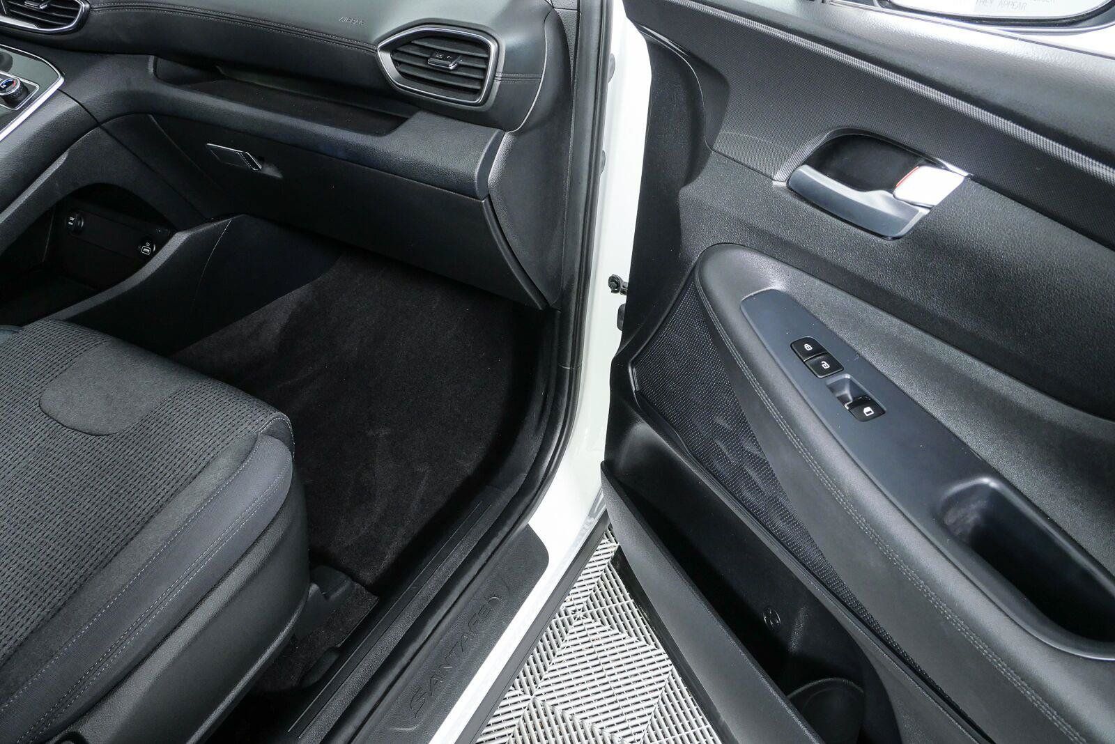 Used 2023 Hyundai Santa Fe SE FWD image 23