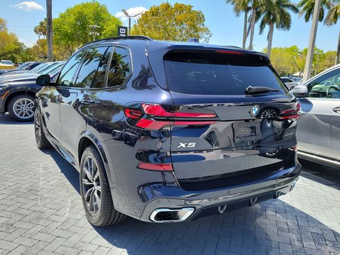 Used 2024 BMW X5 sDrive40i w/ M Sport Package RWD image 3