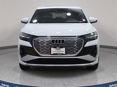 Certified 2024 Audi Q4 e-tron Prestige image 3