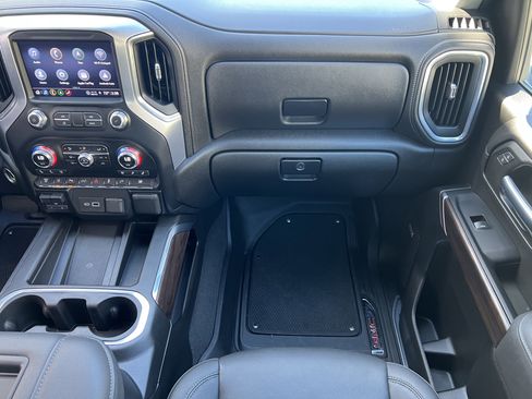 Used 2022 GMC Sierra 2500 SLT w/ SLT Preferred Package AWD/4WD image 35