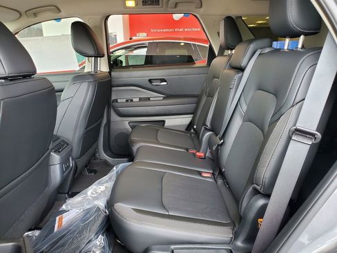 New 2026 Nissan Pathfinder SL AWD/4WD image 10