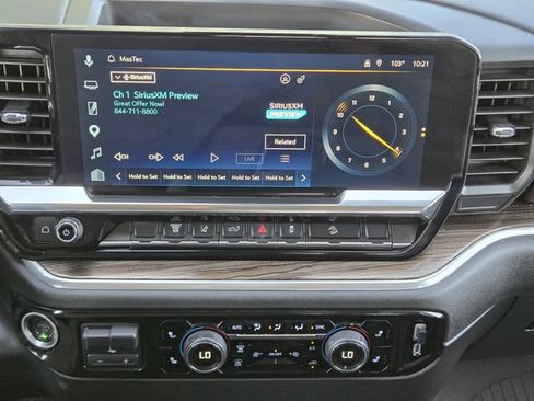 Used 2025 Chevrolet Silverado 2500 LT AWD/4WD image 17