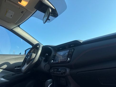 Used 2023 Nissan Kicks SR w/ SR Premium Package FWD image 24