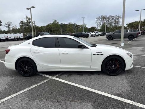 Used 2023 Maserati Ghibli Modena image 2