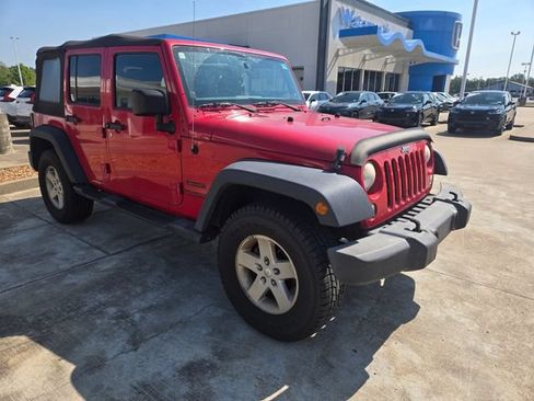 Used 2014 Jeep Wrangler Unlimited Sport w/ Dual Top Group AWD/4WD image 7