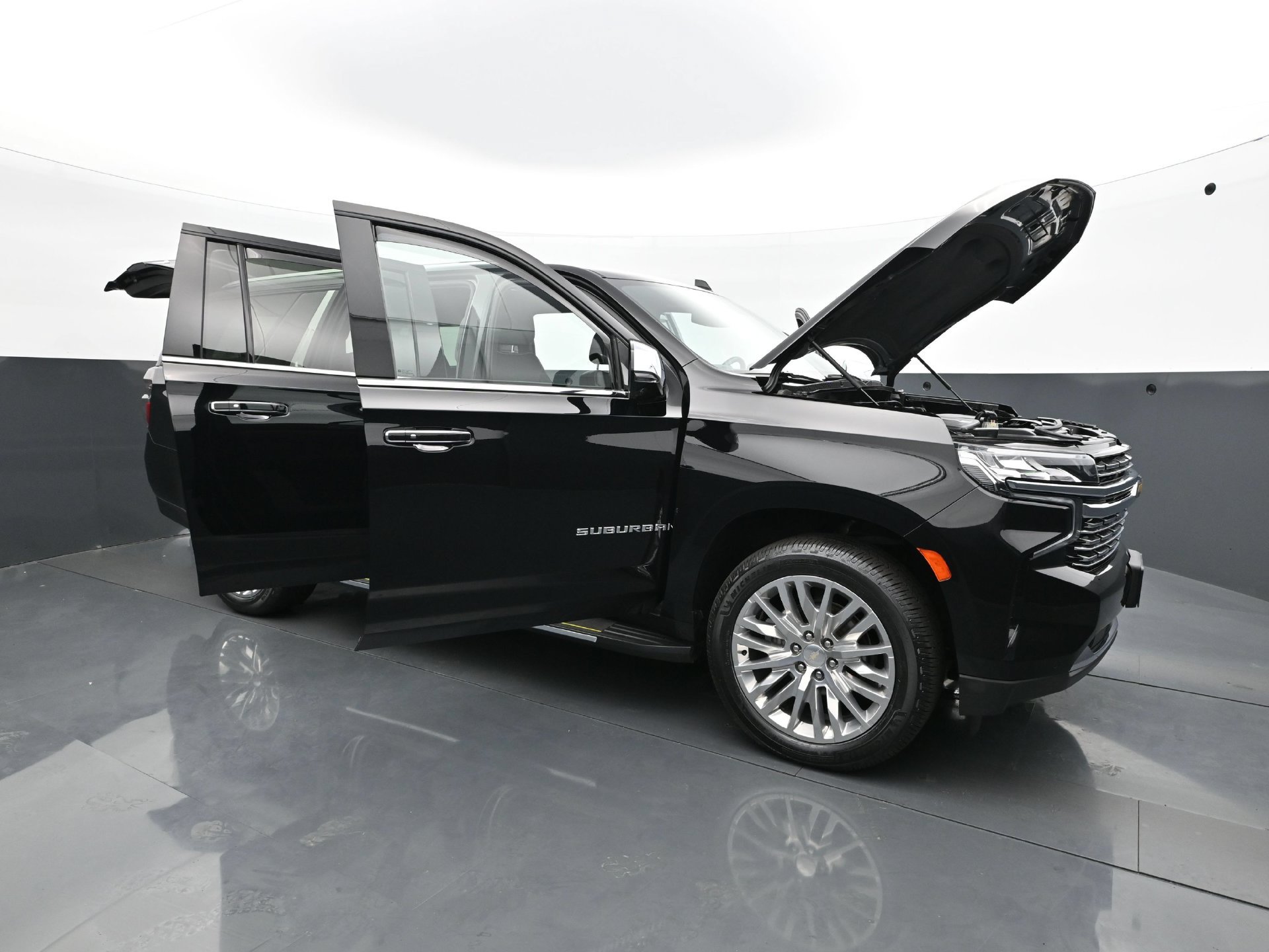 Used 2023 Chevrolet Suburban Premier AWD/4WD image 44