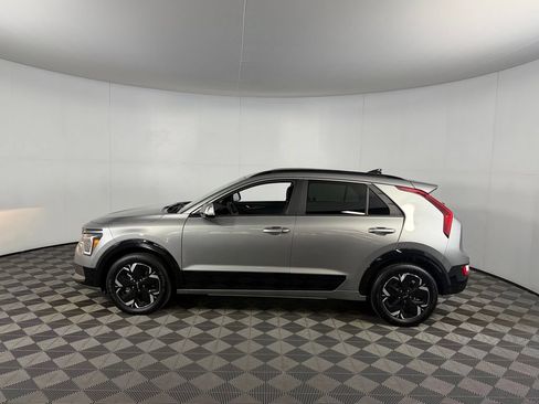 Used 2025 Kia Niro Wind w/ Wind Preserve Package FWD image 11