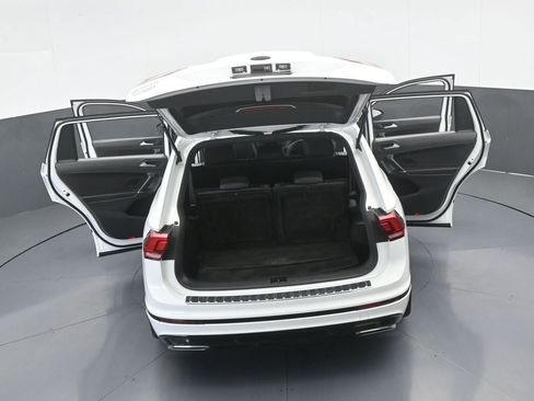 Used 2020 Volkswagen Tiguan SE R-Line image 69
