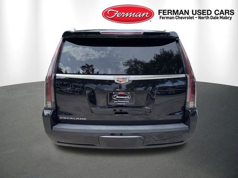 Used 2020 Cadillac Escalade 2WD image 5