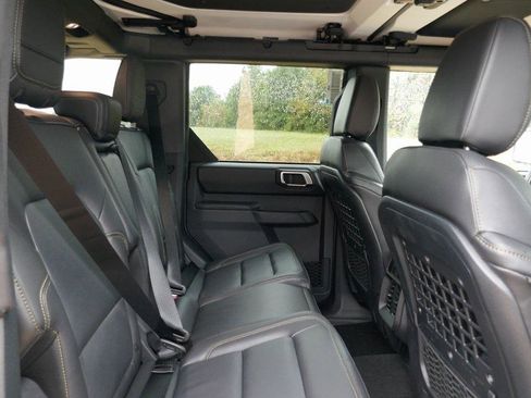 New 2025 Ford Bronco Badlands image 11