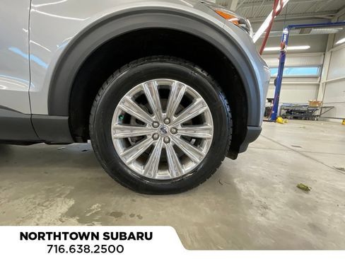 Used 2020 Ford Explorer Limited w/ Equipment Group 310A AWD/4WD image 32