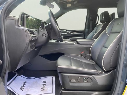 Used 2021 Cadillac Escalade Sport w/ Driver Assist Tech Package AWD/4WD image 17