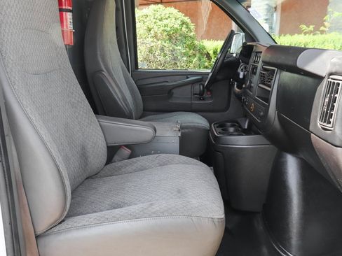 Used 2014 Chevrolet Express 2500 image 34