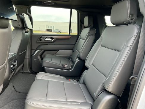 New 2026 GMC Yukon XL Denali w/ Denali Reserve Package image 5