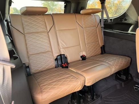 Used 2021 Cadillac Escalade ESV Premium Luxury w/ Driver Assist Tech Package image 32