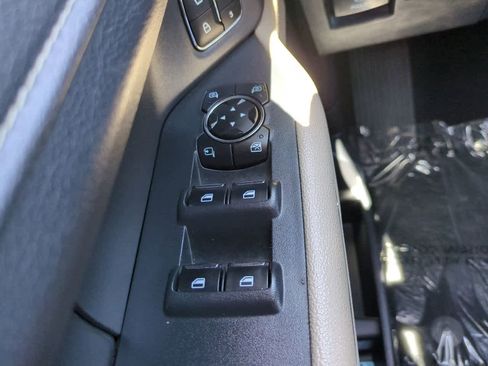 Used 2024 Ford Expedition XLT RWD image 24