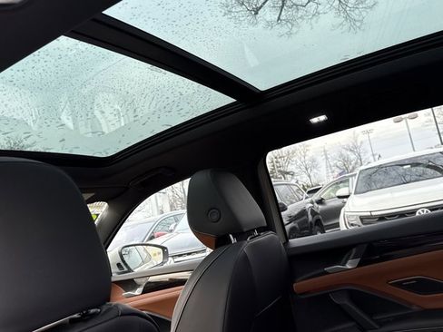 Used 2026 Volkswagen Tiguan SEL R-Line image 17