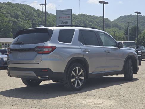 Used 2024 Honda Pilot Touring image 19