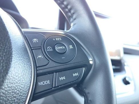 Used 2025 Toyota Corolla Cross LE w/ Moonroof Package image 23