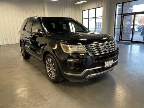 Used 2019 Ford Explorer Platinum image 5