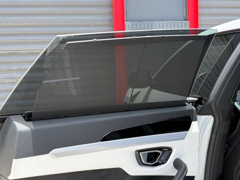 Used 2022 Lamborghini Urus AWD/4WD image 51
