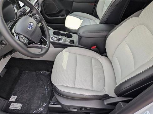 New 2025 Ford Escape SE image 4