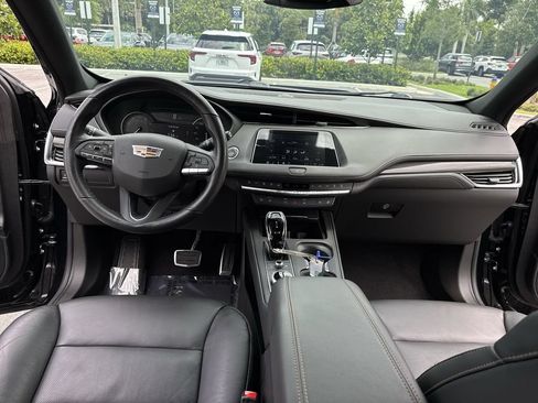 Used 2023 Cadillac XT4 Sport FWD image 36