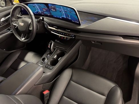 Certified 2025 Cadillac XT4 Sport FWD image 49