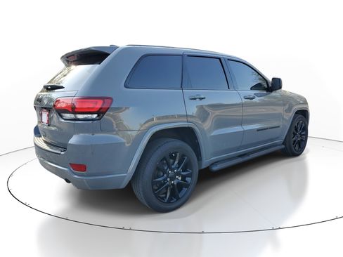 Used 2022 Jeep Grand Cherokee Laredo X image 6