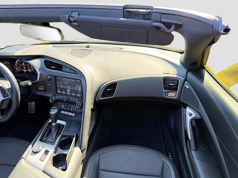 Used 2017 Chevrolet Corvette Grand Sport w/ Carbon Flash Badge Package image 18