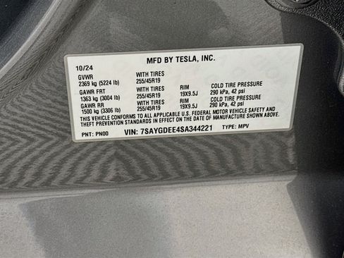 Used 2025 Tesla Model Y Long Range AWD/4WD image 12