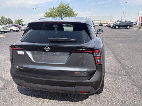 Used 2025 Nissan Kicks SR AWD/4WD image 6