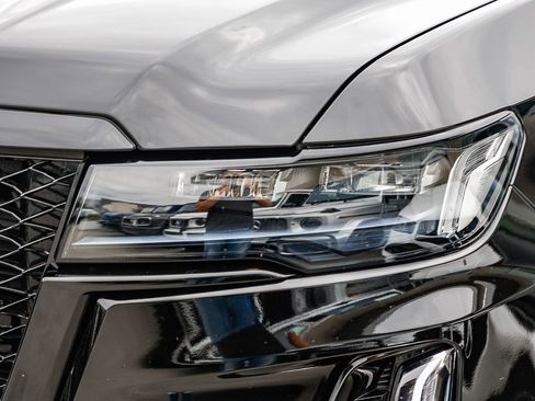 Used 2023 Cadillac Escalade V AWD/4WD image 7