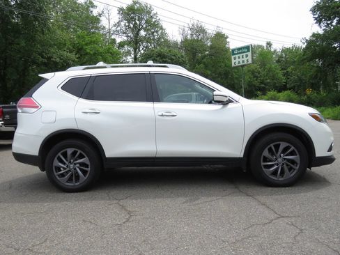 Used 2016 Nissan Rogue SL w/ SL Premium Package AWD/4WD image 4