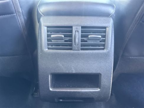 Used 2024 Mitsubishi Outlander SE image 24