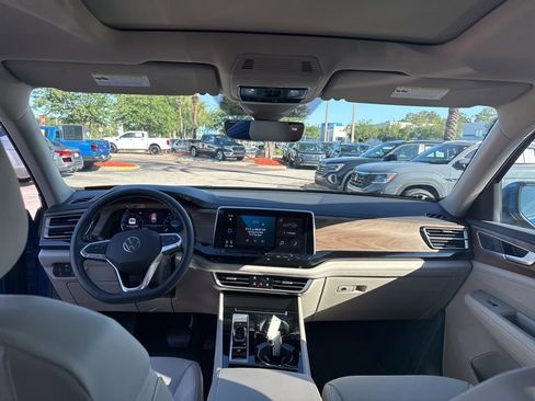 Certified 2026 Volkswagen Atlas SE w/ Panoramic Sunroof Package FWD image 30