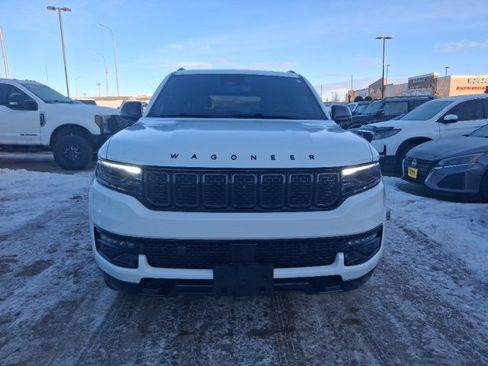 Used 2024 Jeep Wagoneer Series II w/ Convenience Group I image 2