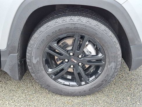 Used 2024 GMC Terrain AT4 w/ Infotainment Package II AWD/4WD image 8