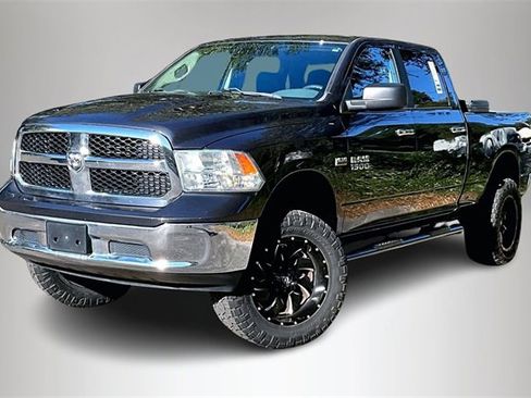 Used 2018 RAM 1500 Classic SLT image 2