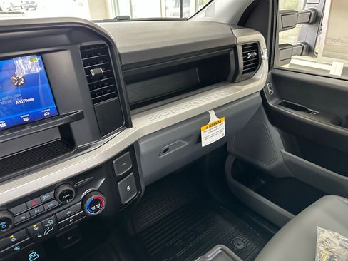 New 2026 Ford F250 XL w/ XL Chrome Package RWD image 30