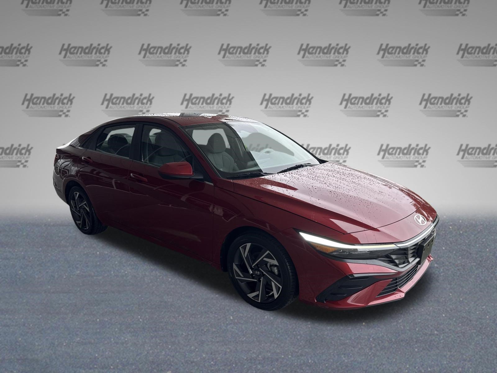 Used 2025 Hyundai Elantra SEL FWD image 2