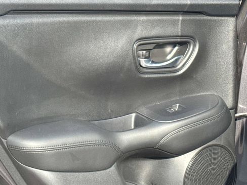 Certified 2025 Honda HR-V LX image 12