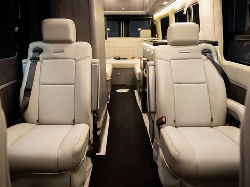 Used 2021 Mercedes-Benz Sprinter 3500 image 65