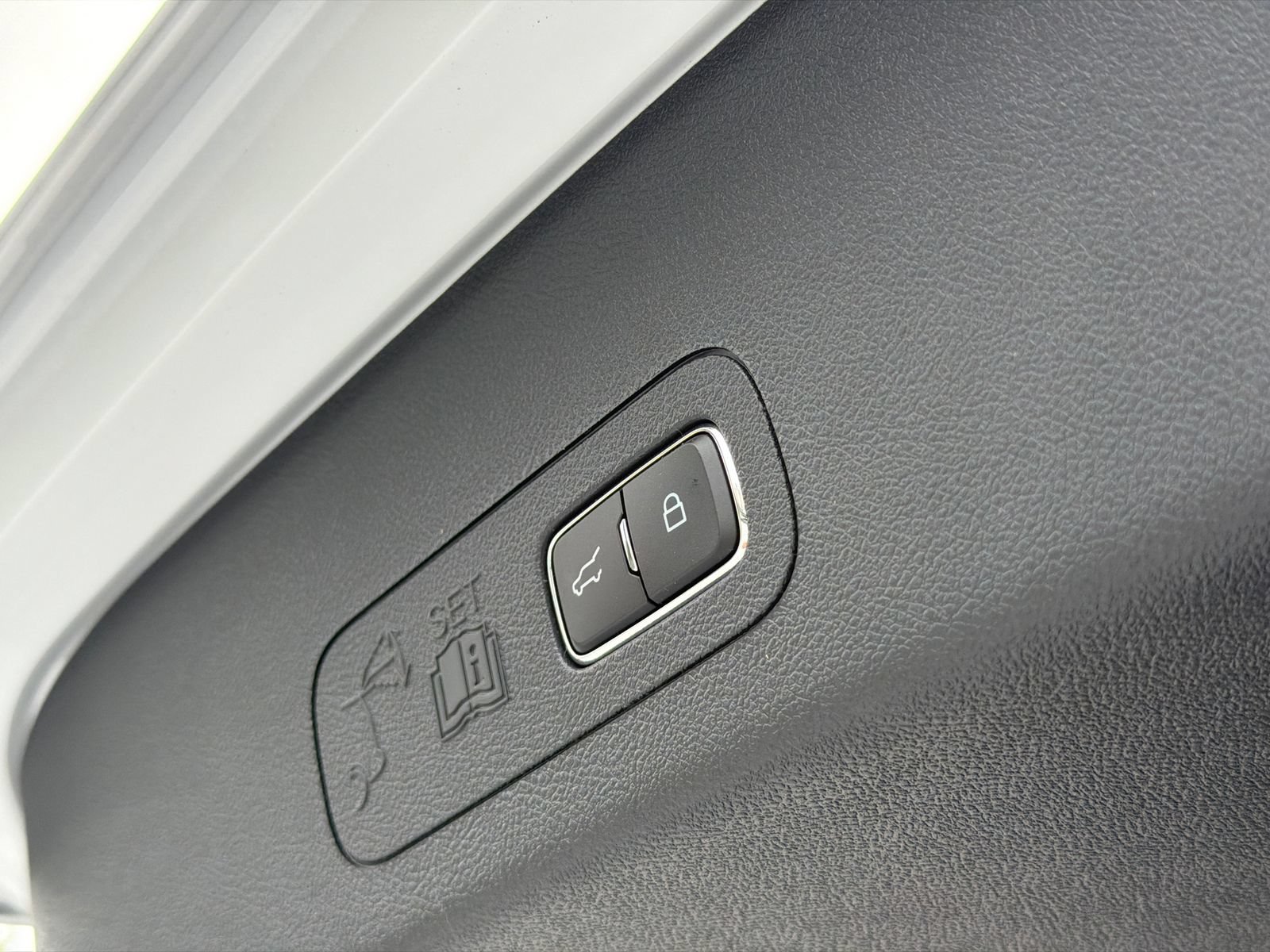 New 2027 Lincoln Aviator AWD w/ Jet Appearance Package image 8