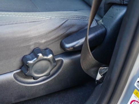 Used 2019 Toyota Tacoma TRD Sport w/ Technology Package image 21