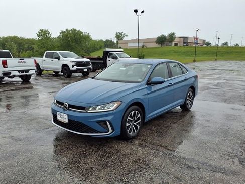 Used 2025 Volkswagen Jetta S FWD image 41