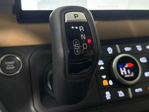 New 2025 Land Rover Defender 110 X-Dynamic SE image 39